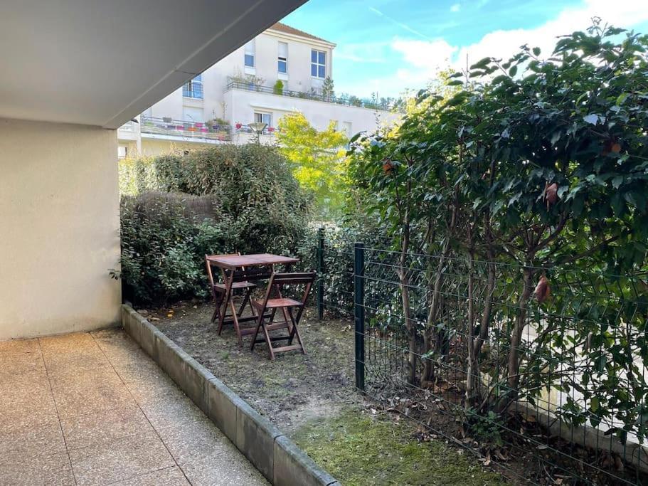 Studio 28 M2 & Jardin Privatif 20 M2 Montigny-le-Bretonneux Luaran gambar